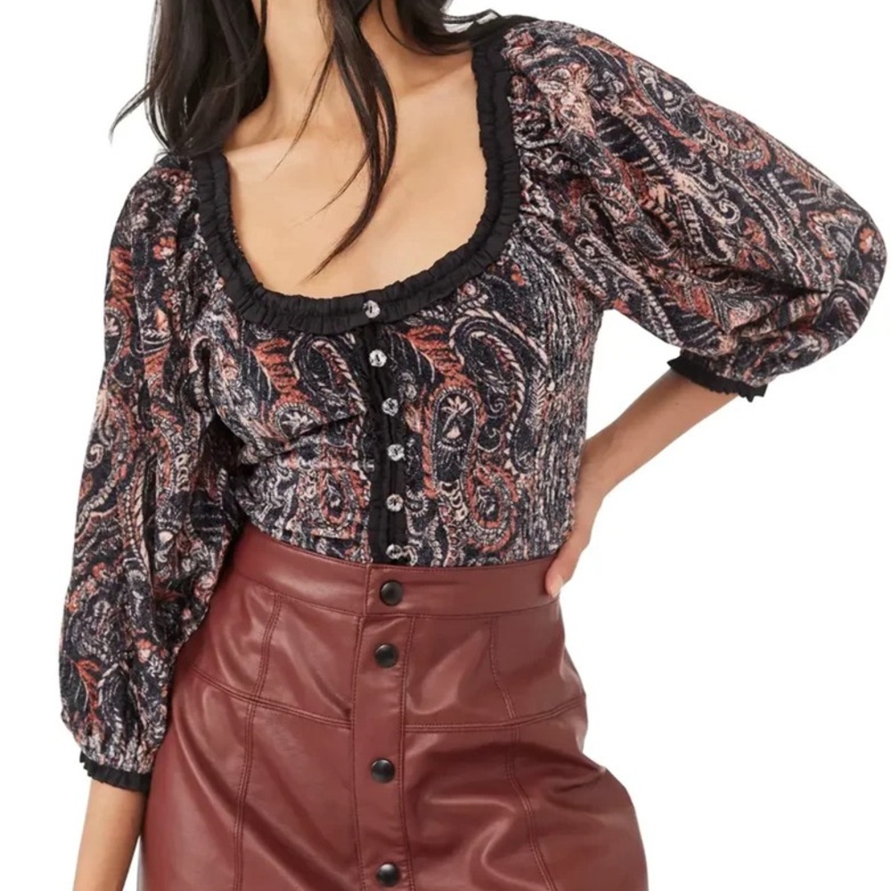 ❌SOLD ❌NWT Free People Dare Me Velvet Blouse  Balloon Sleeve crop Paisley size M